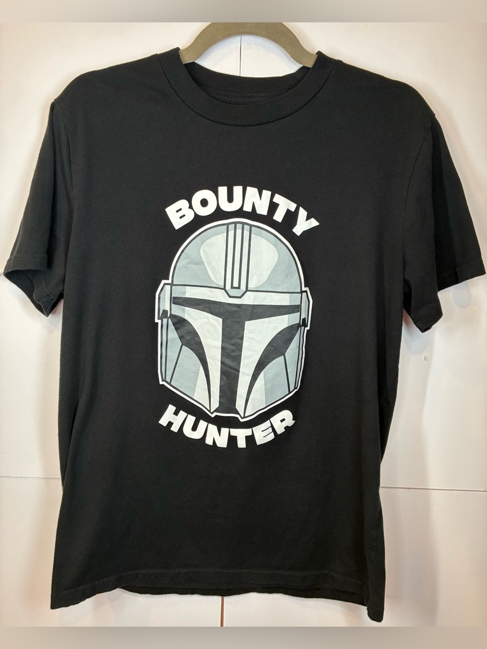 Star Wars Bounty Hunter Graphic T-Shirt Men’s Large Black Mandalorian Tee